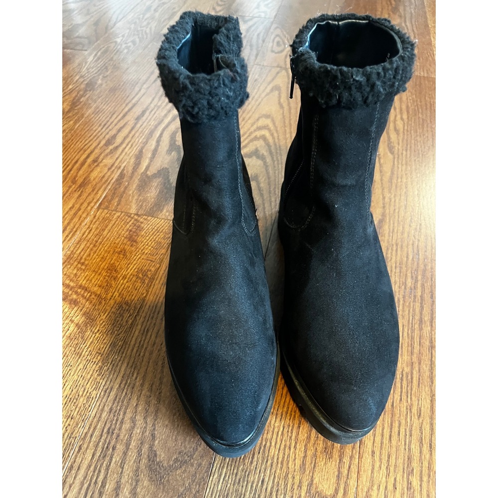 DKNY Womens Black Faux Suede Faux Fur Trim Lug Sole Platform Ankle Boots 7.5M